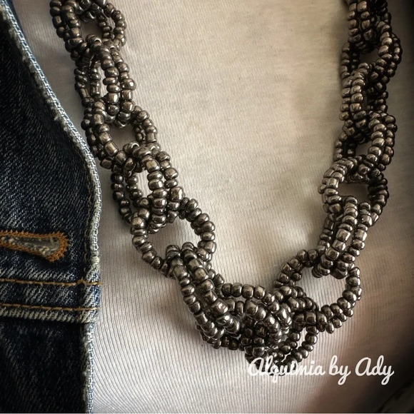 Metallic silver chunky rice beaded chain statement necklace - Picture 2 of 2